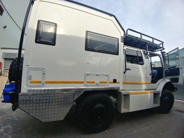 Vista Mercedes Unimog
