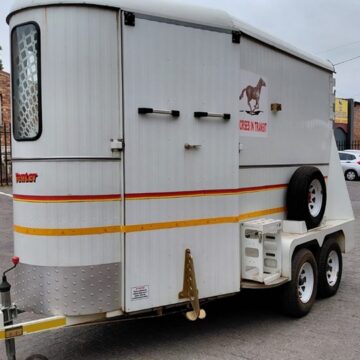 2016 Venter Royal Horse-Box (Spotless)