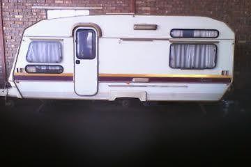 1989-Wilk-Emerald-caravan