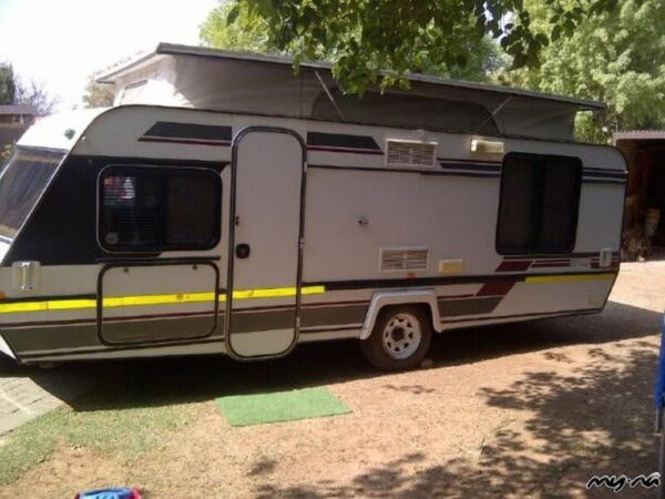 1993-1994-Jurgens-Gazelle-610-LP-caravan