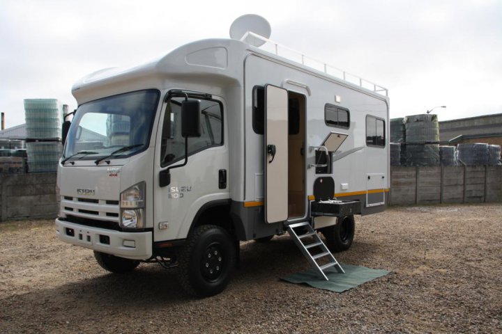 Addax double-cab