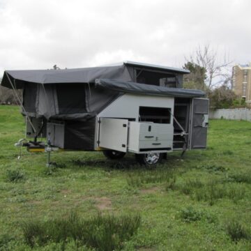 Armadillo Family Caravan