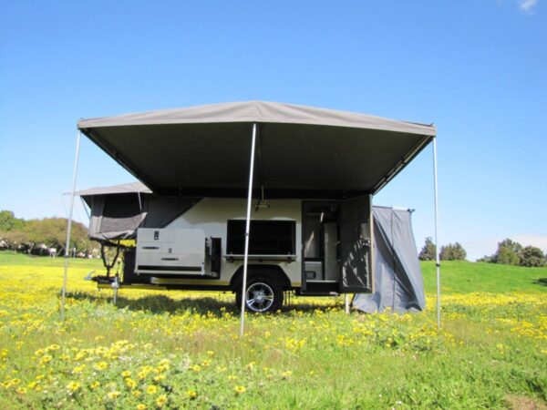 Armadillo-Plus-Caravan