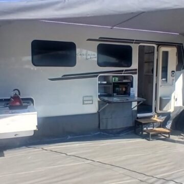 Cascade Bordeaux Caravan