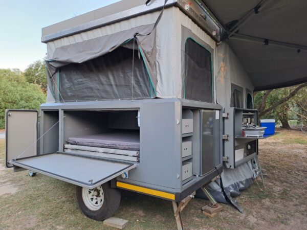 ComfyCamp-Trailer