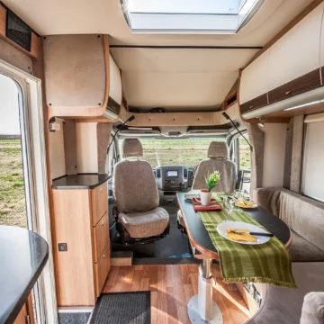Discoverer Deluxe Motorhomes