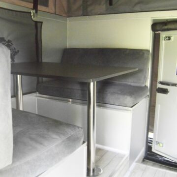 Gladiator Dinette 4-SLeeper Trailer