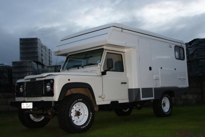 Land Rover Defender 130