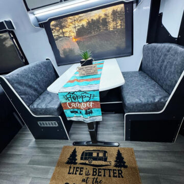Nayela Mahem Luxury Double-Axle Caravan