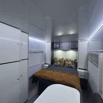 Nayela Mahem Luxury Double-Axle Caravan