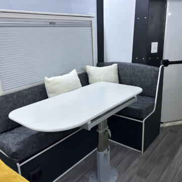 Nayela Mahem Luxury Double-Axle Caravan