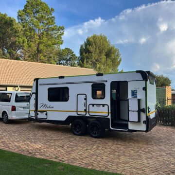 Nayela Mahem Luxury Double-Axle Caravan