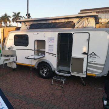 Stealth caravans EVO XHR 533 (3 Sleeper)