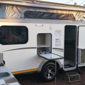 Stealth caravans EVO XHR 594 (4 Sleeper)