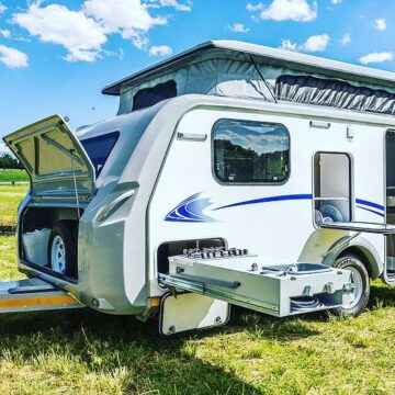 Stealth caravans EVO XR6 594 (4 Sleeper)