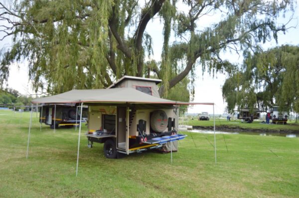 Warrior-and-Warrior-Deluxe-2-Sleeper-Trailer